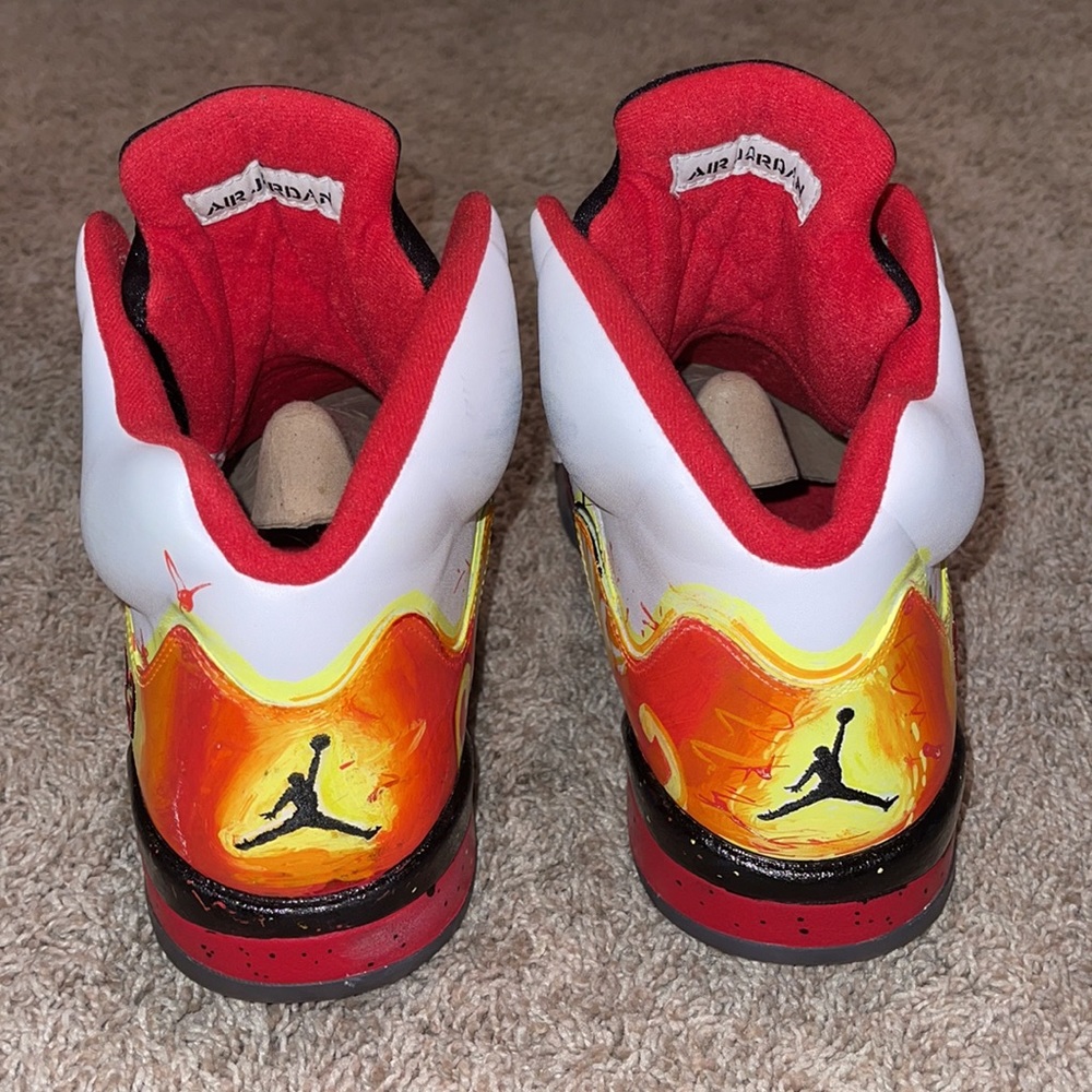 Nike Air Jordan 5 Retro | Fire Red - Picture 2 of 11
